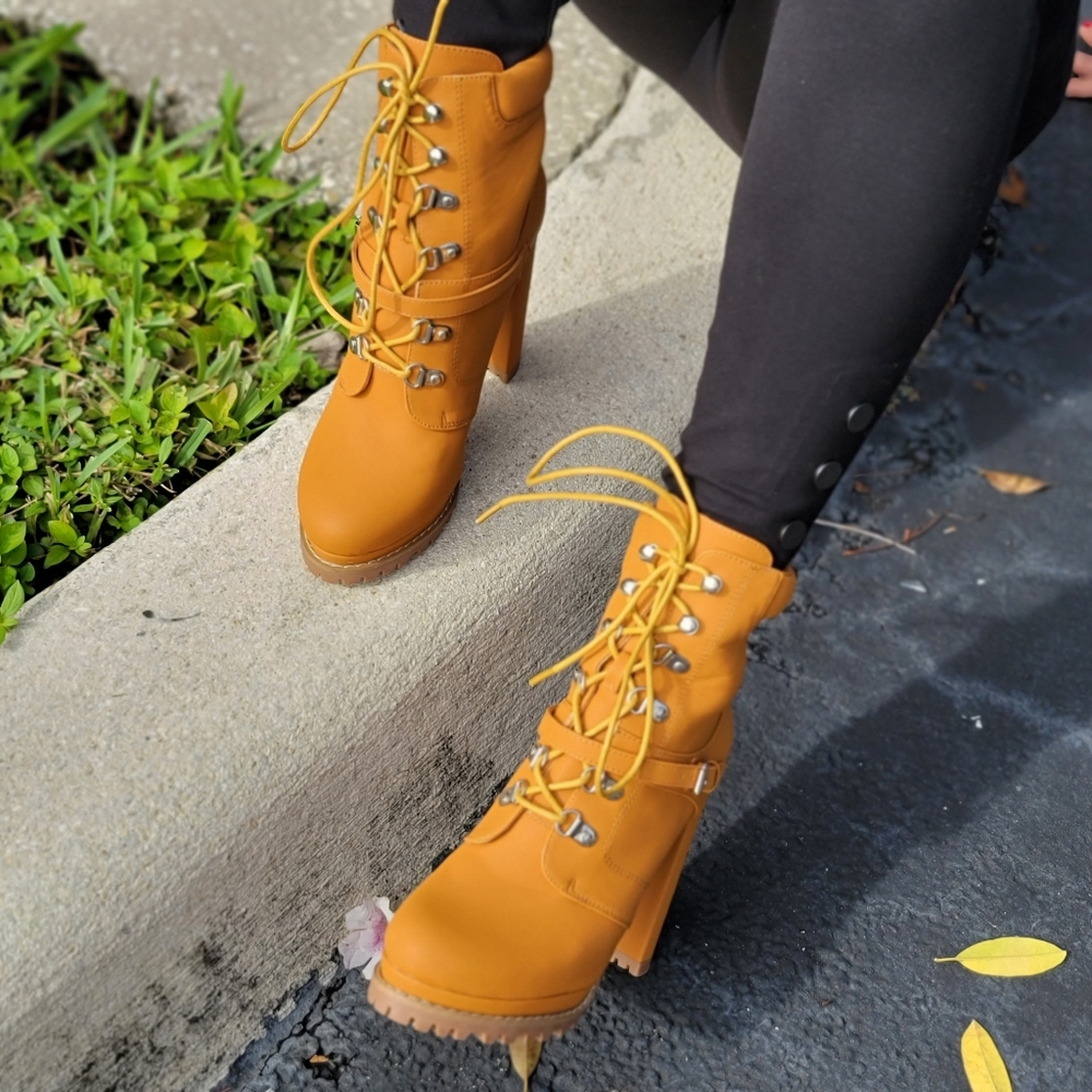 Camel Nubuck Lace-Up Block High Heeled Platform Ankle Boots - Picture 6 of 6